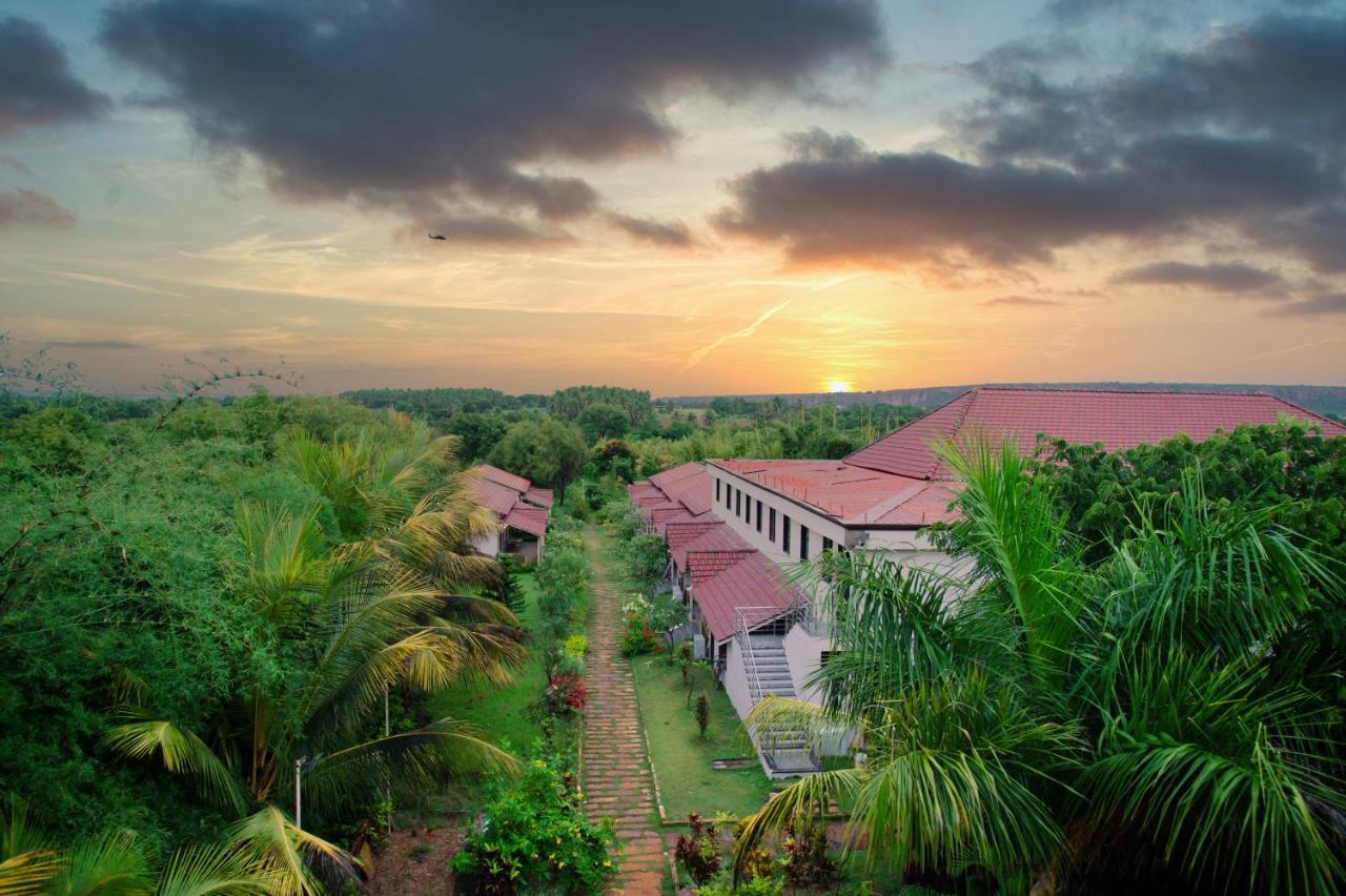 Sterling Banashree Badami Hotel Luaran gambar