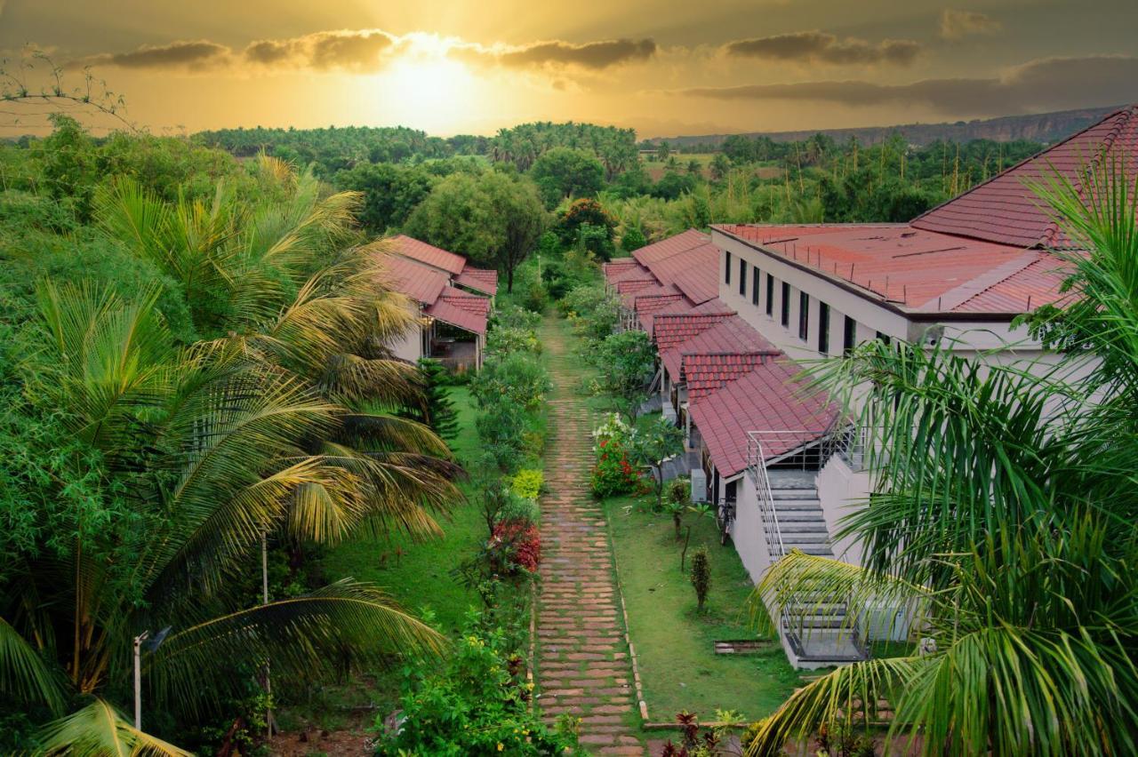 Sterling Banashree Badami Hotel Luaran gambar