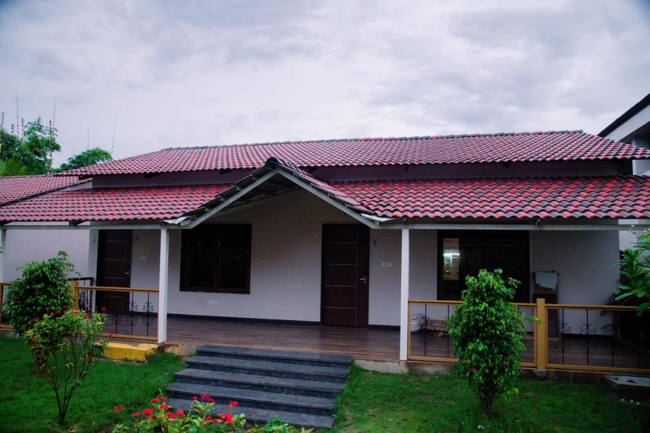 Sterling Banashree Badami Hotel Luaran gambar