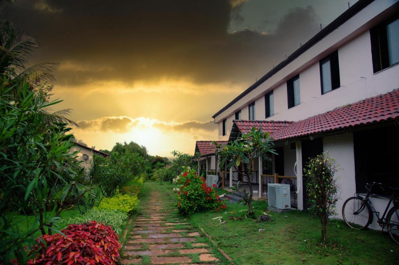 Sterling Banashree Badami Hotel Luaran gambar